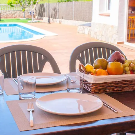 Club Villamar - Isik Villa *